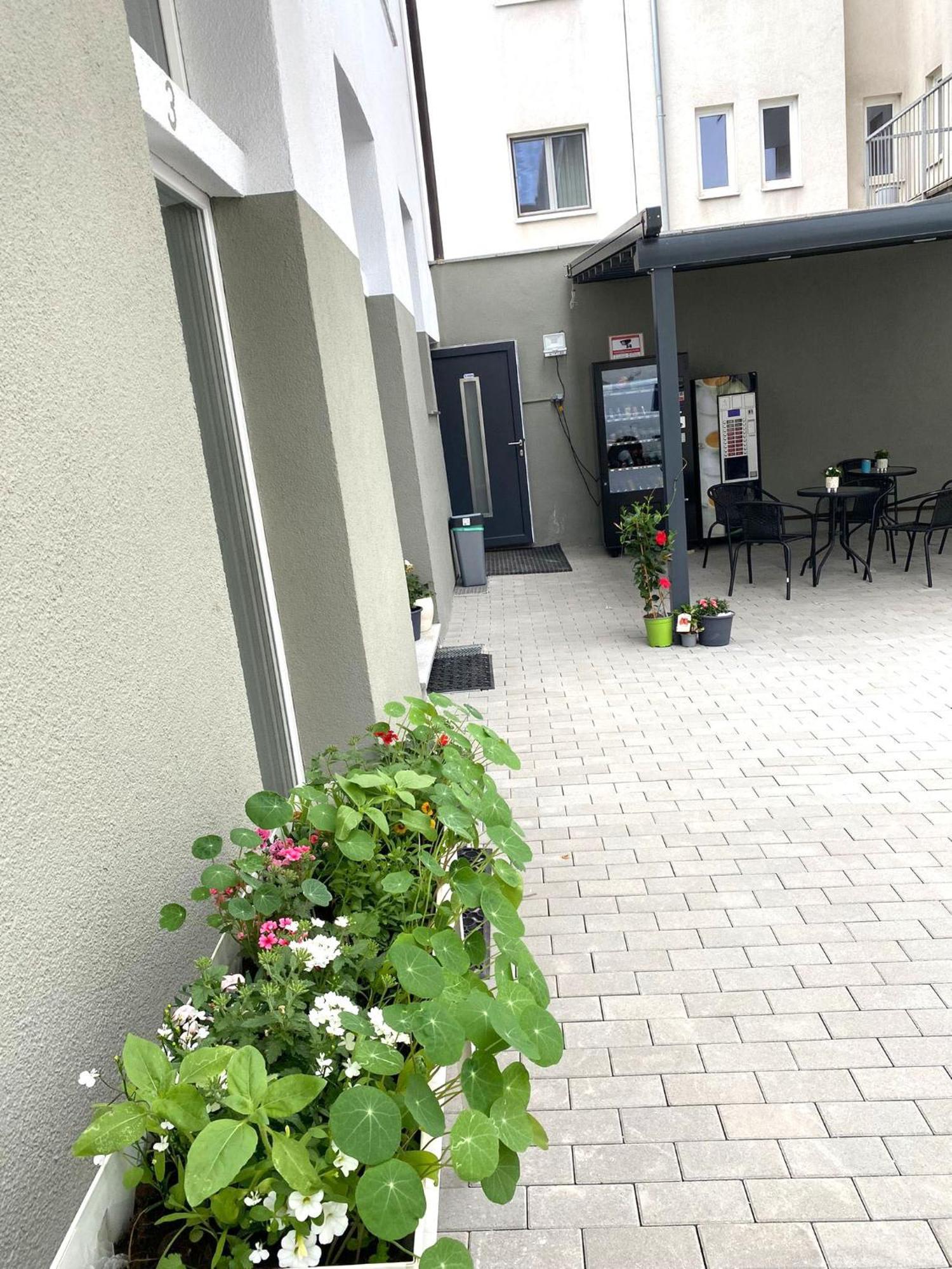 Hostel Linzer City Екстер'єр фото